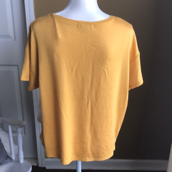 Gorgeous v-neck hi-lo mustard colored top - Picture 4 of 8